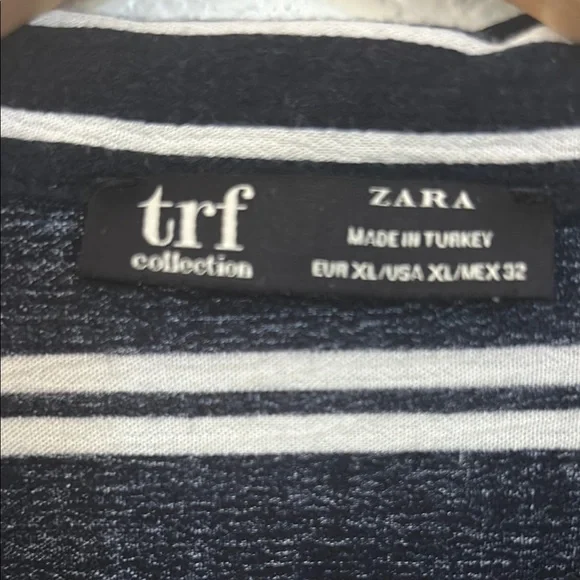 Elegant Striped Women's Blouse - Picture 8 of 8